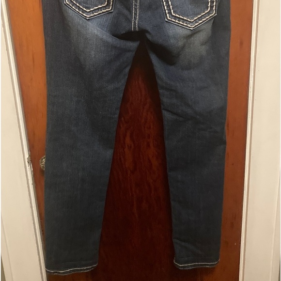 SOLD...Miss Me Jeans.. - Picture 8 of 9